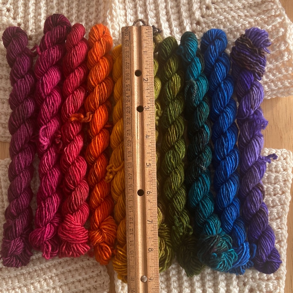 HAALU THE UGLY BUNNY Fall Rainbow mini skein set merino wool - Picture 7 of 10
